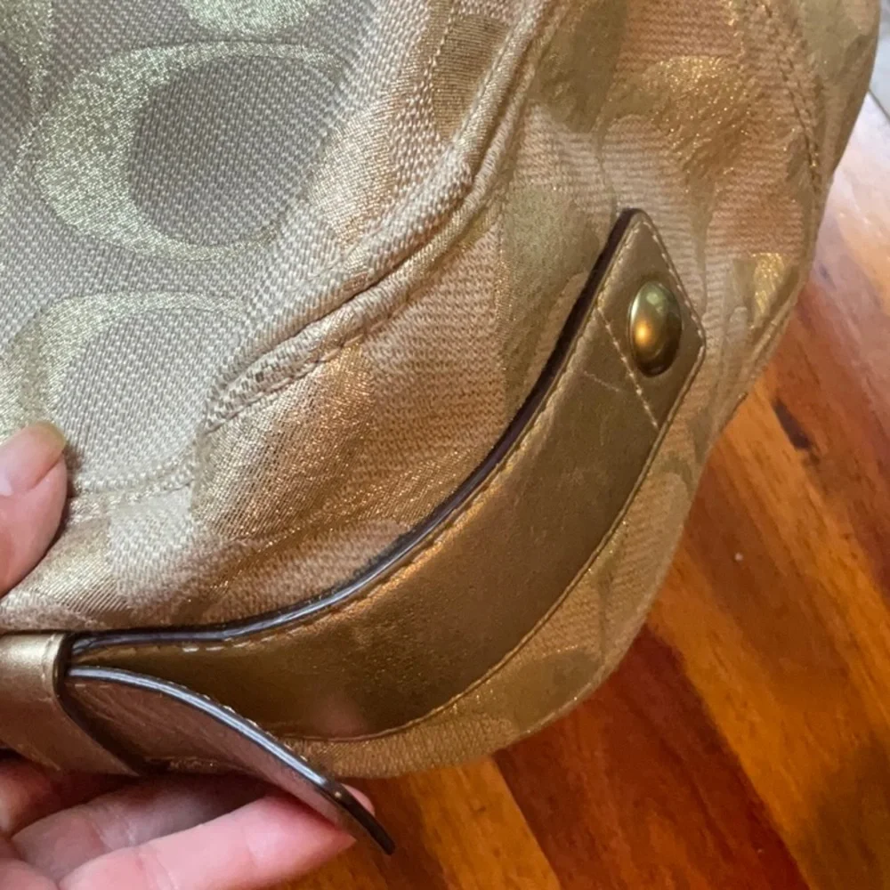 Awesome Coach gold hobo bag - Picture 5 of 14